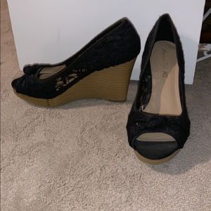 black heels/ wedges